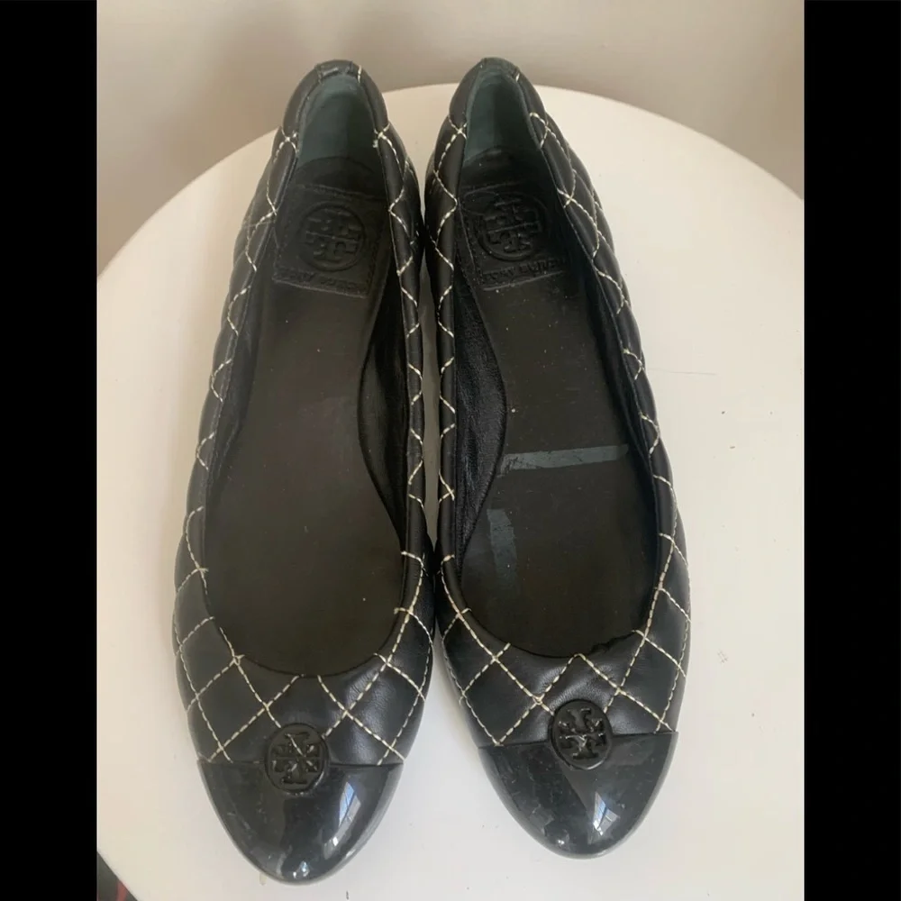 Tory Burch Reva “Chanel Style” black white stitched flats SIZE 7.5